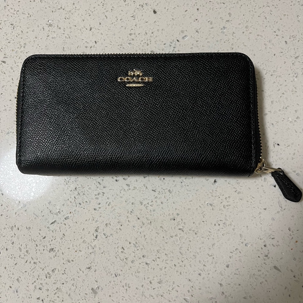 Genuine Coach Black Leather Textured Wallet With Gold Logo